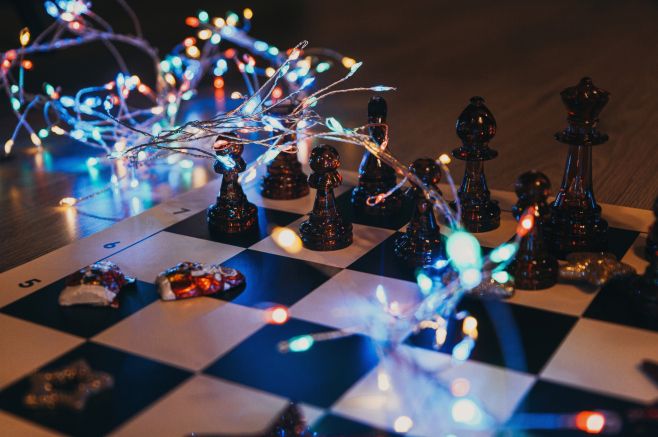 🎁Ajándékot keresel egy szenvedélyes sakkozónak? Itt mindent megtalálsz: https://www.sakkuzlet.hu/ #sakkuzlet #e4e5...